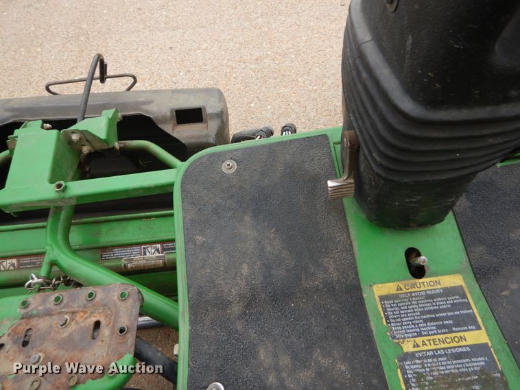 image for item GC9490 John Deere 2500E Hybrid greens mower