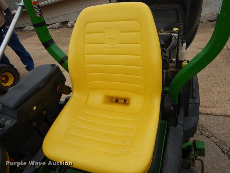 image for item GC9490 John Deere 2500E Hybrid greens mower