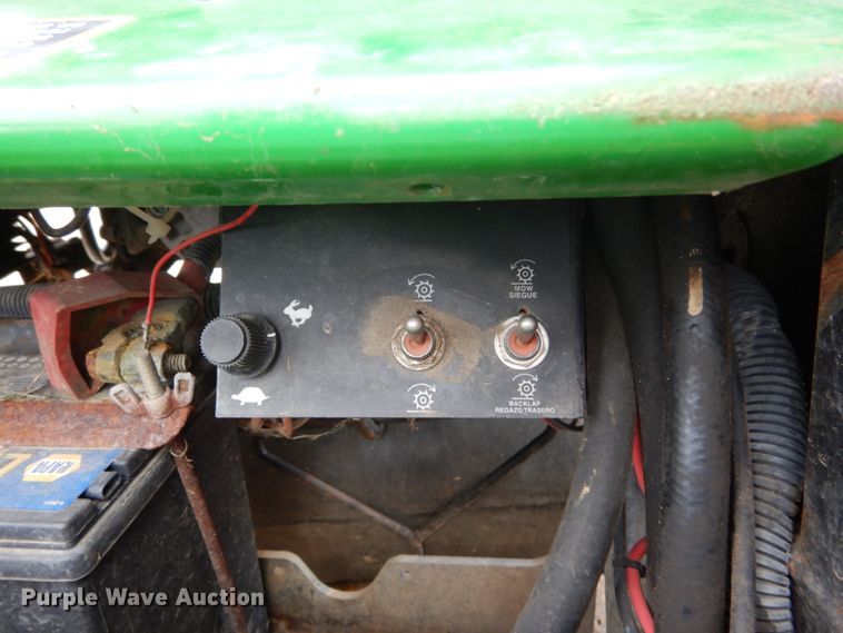 image for item GC9490 John Deere 2500E Hybrid greens mower