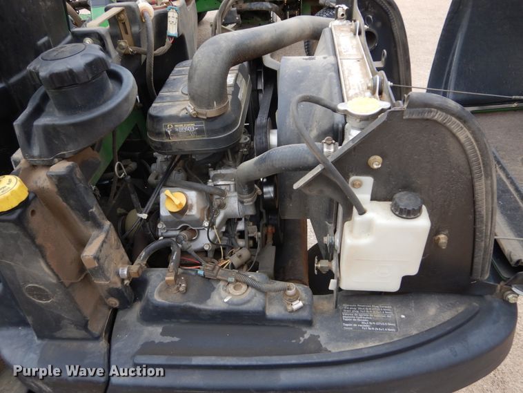 image for item GC9490 John Deere 2500E Hybrid greens mower