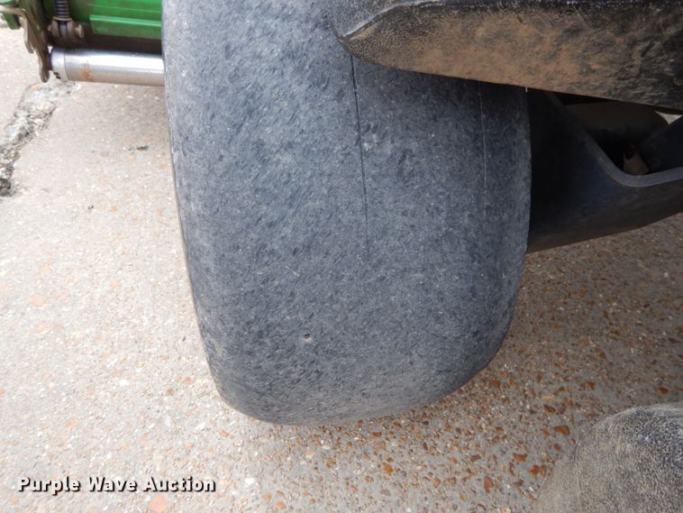 image for item GC9490 John Deere 2500E Hybrid greens mower