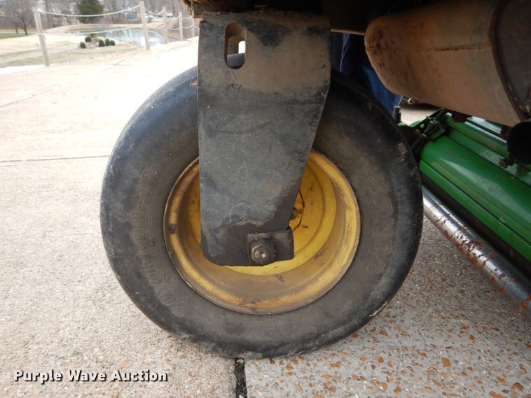 image for item GC9490 John Deere 2500E Hybrid greens mower