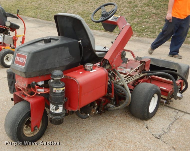 image for item GC9491 Toro 04375 greens mower