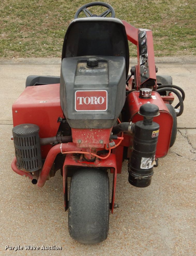 image for item GC9491 Toro 04375 greens mower