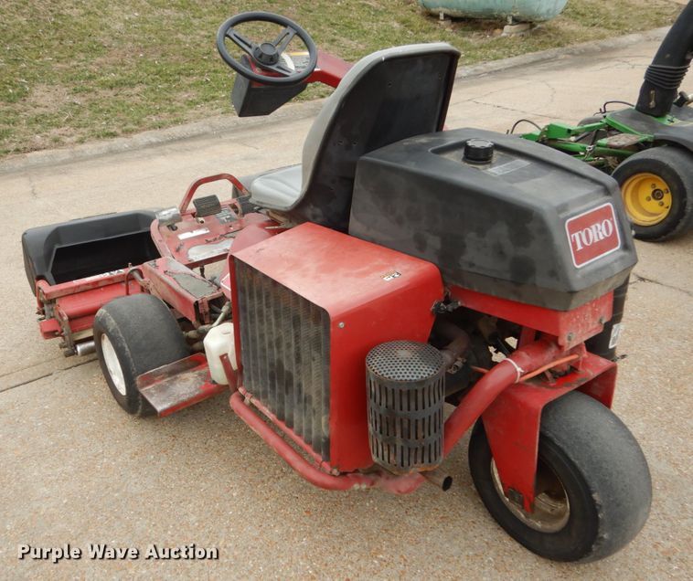 image for item GC9491 Toro 04375 greens mower
