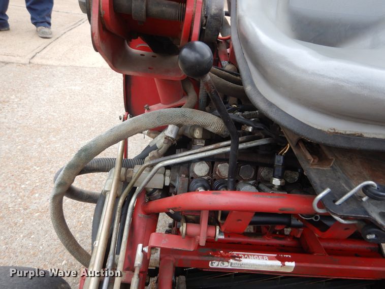 image for item GC9491 Toro 04375 greens mower