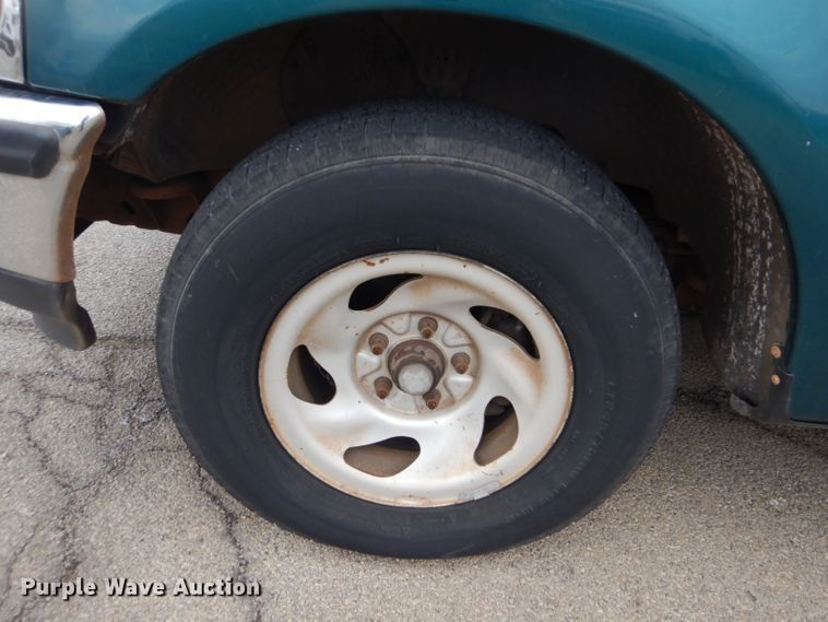 image for item GD9005 1998 Ford F150 SuperCab pickup truck