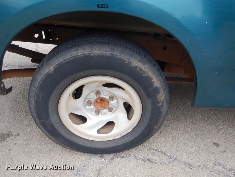 image for item GD9005 1998 Ford F150 SuperCab pickup truck