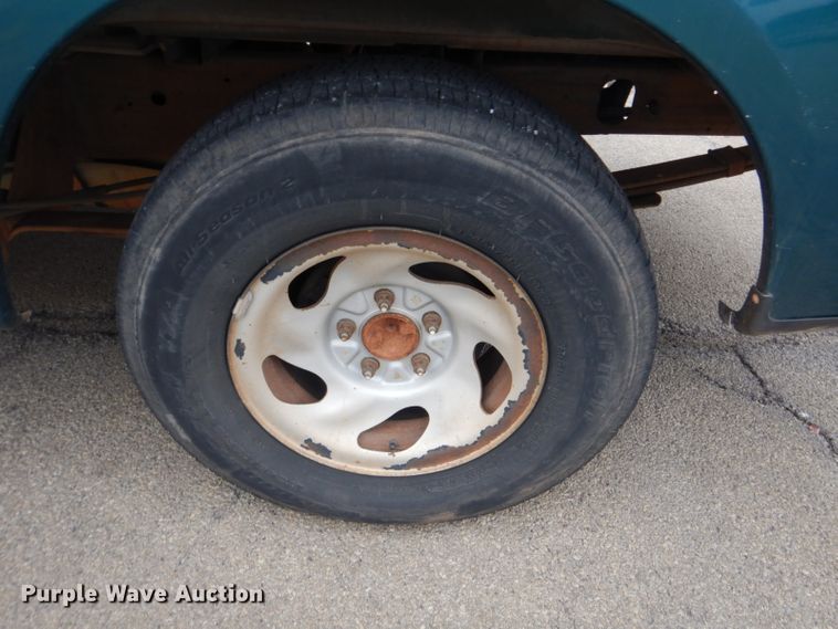 image for item GD9005 1998 Ford F150 SuperCab pickup truck