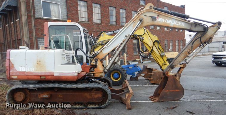 image for item GD9021 1999 Takeuchi TB070 mini excavator