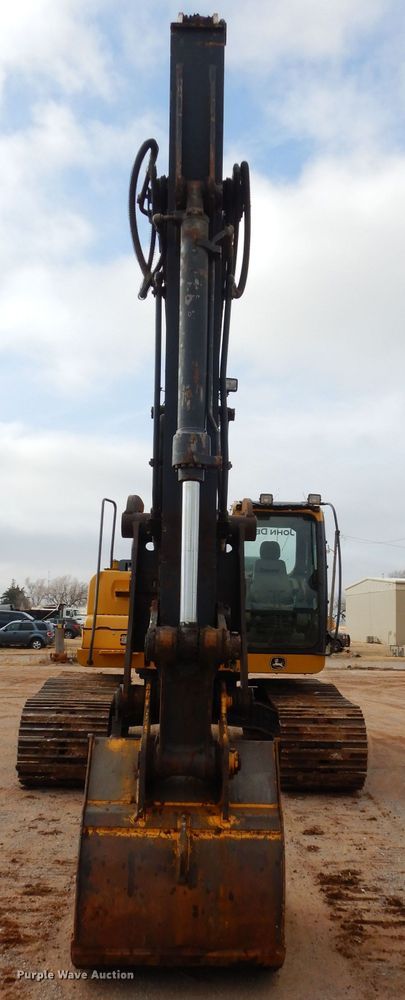 image for item GE9052 2012 John Deere 210G LC excavator