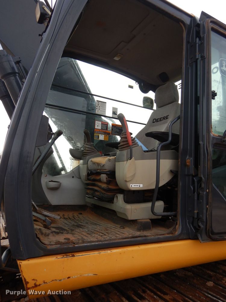 image for item GE9052 2012 John Deere 210G LC excavator