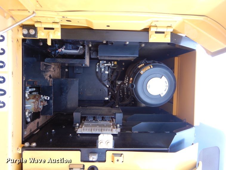 image for item GE9052 2012 John Deere 210G LC excavator