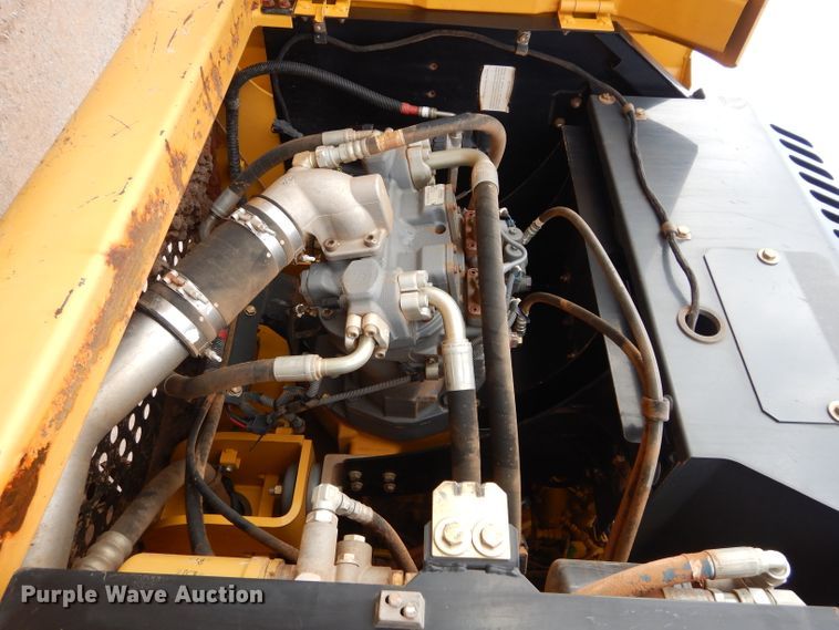 image for item GE9052 2012 John Deere 210G LC excavator