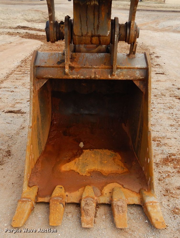 image for item GE9052 2012 John Deere 210G LC excavator