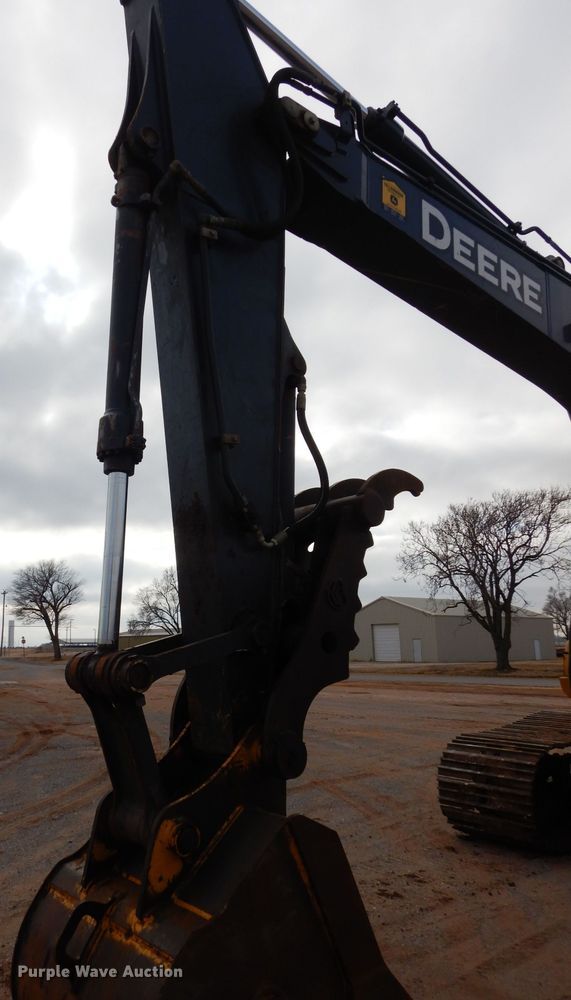 image for item GE9052 2012 John Deere 210G LC excavator