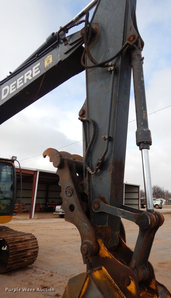 image for item GE9052 2012 John Deere 210G LC excavator