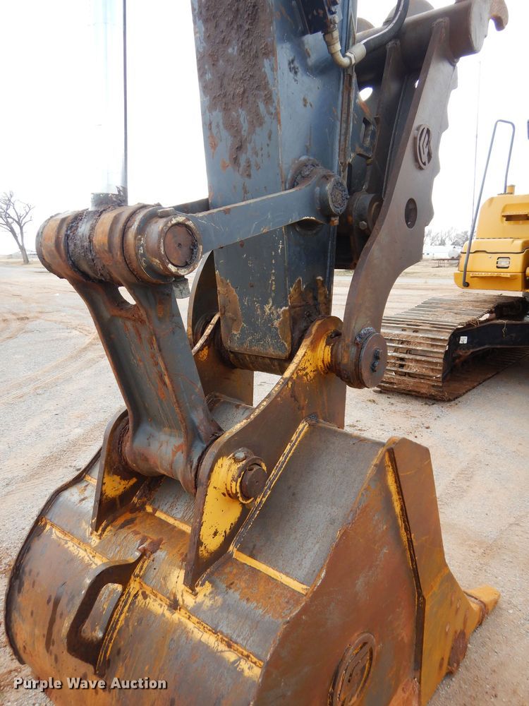 image for item GE9052 2012 John Deere 210G LC excavator