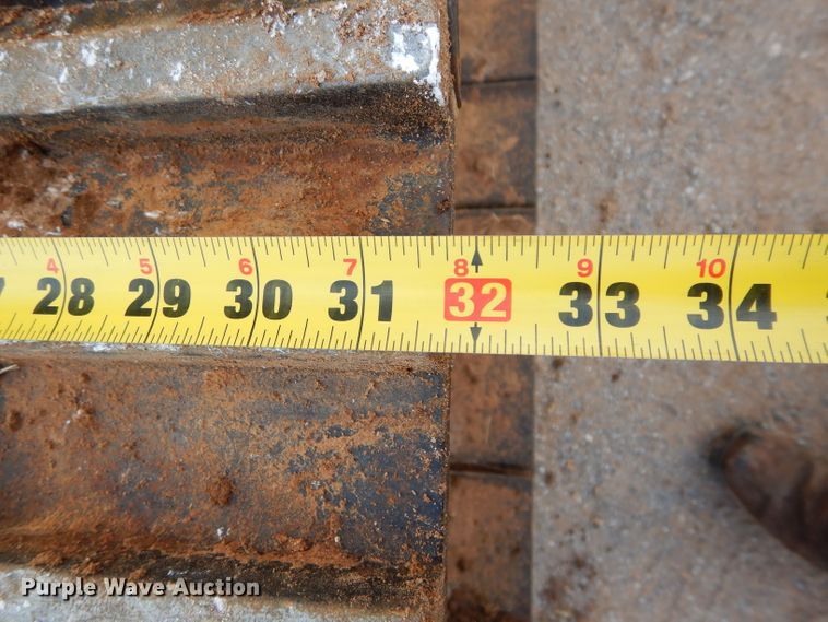 image for item GE9052 2012 John Deere 210G LC excavator