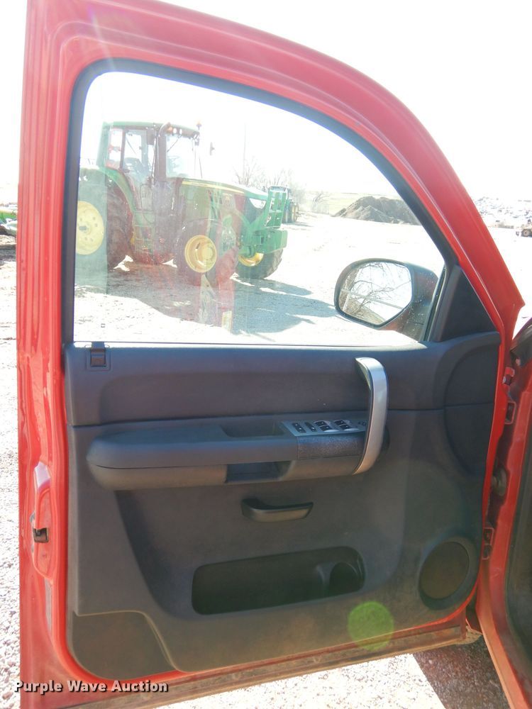 image for item GE9073 2008 GMC Sierra 1500 Crew Cab pickup truck