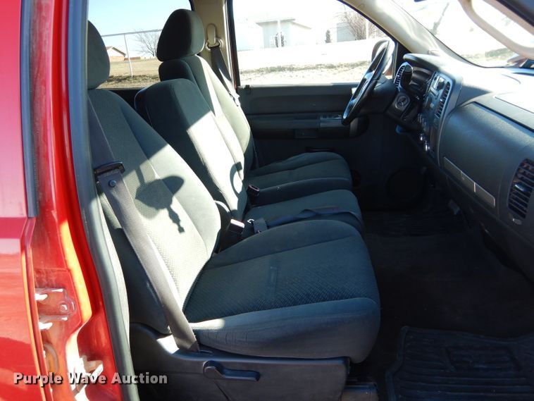 image for item GE9073 2008 GMC Sierra 1500 Crew Cab pickup truck