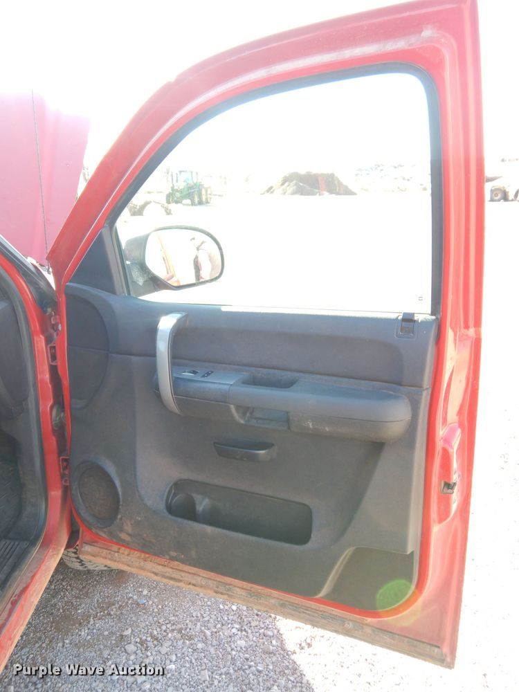 image for item GE9073 2008 GMC Sierra 1500 Crew Cab pickup truck