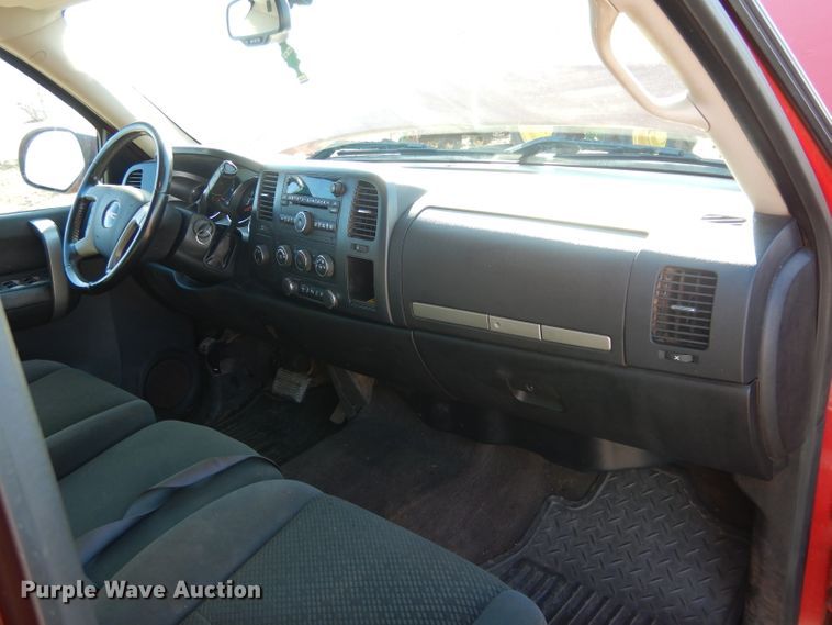 image for item GE9073 2008 GMC Sierra 1500 Crew Cab pickup truck