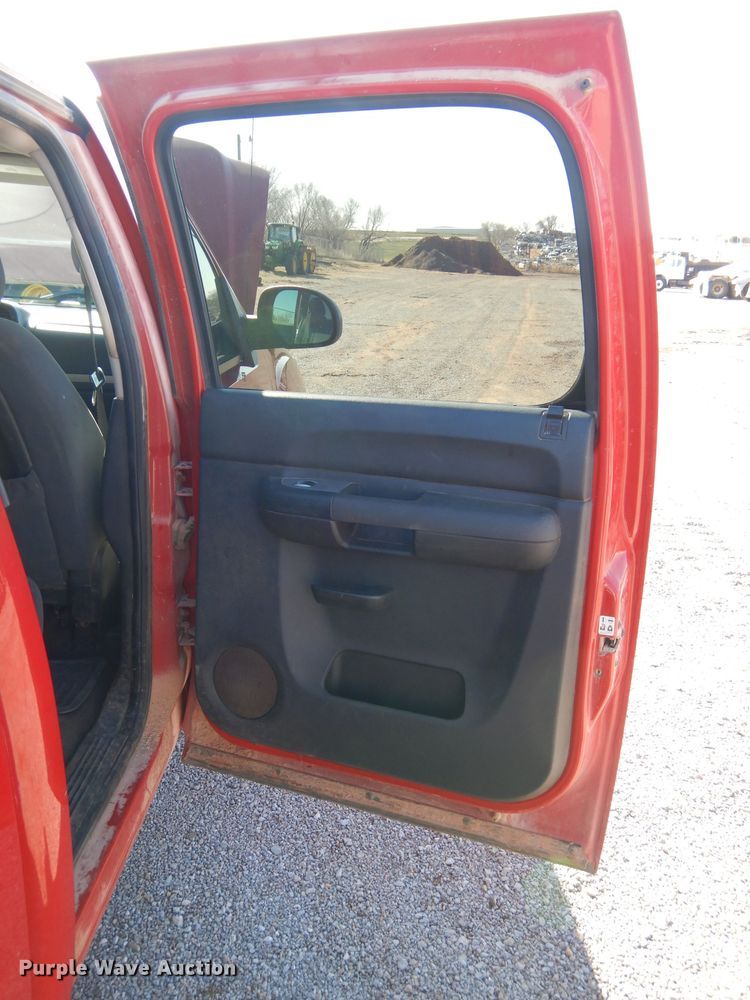 image for item GE9073 2008 GMC Sierra 1500 Crew Cab pickup truck