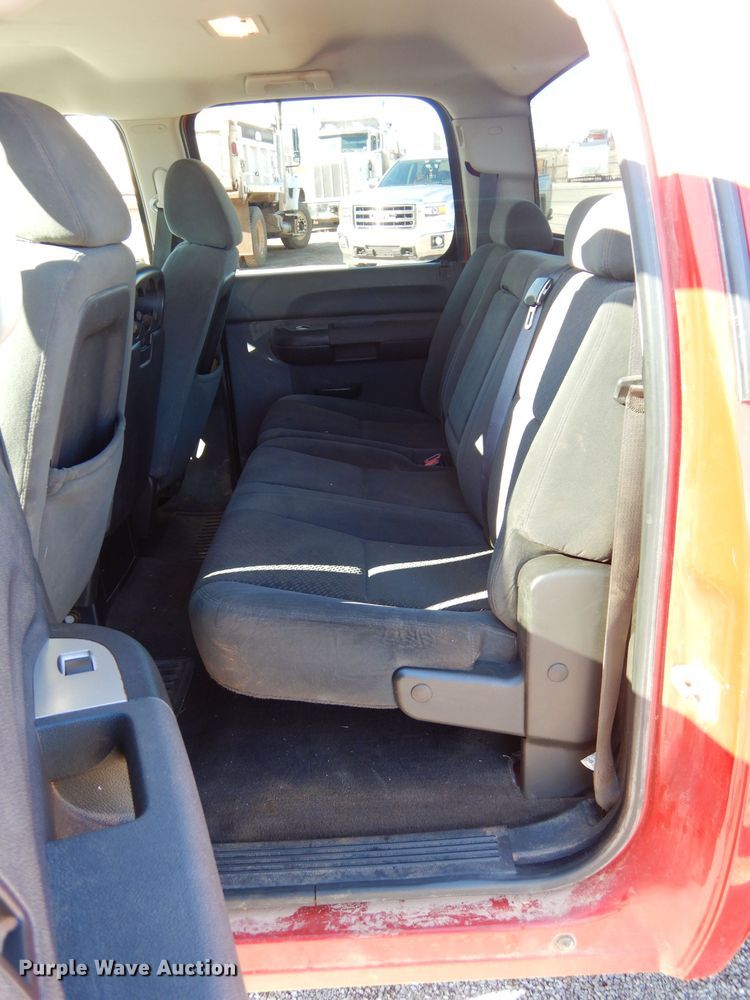 image for item GE9073 2008 GMC Sierra 1500 Crew Cab pickup truck