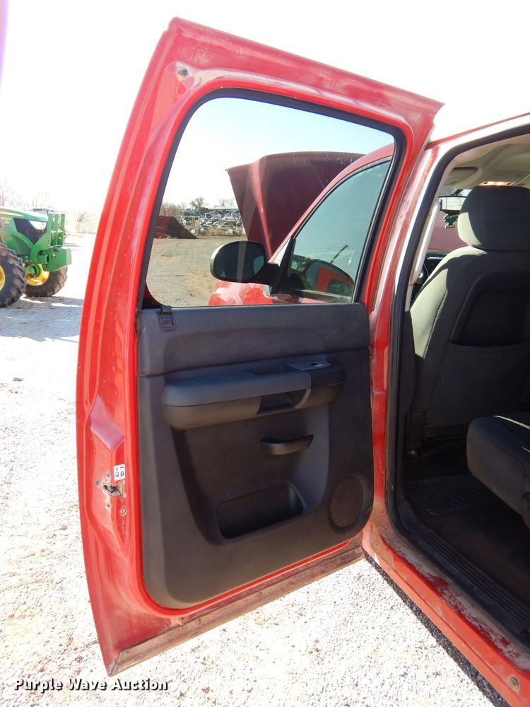 image for item GE9073 2008 GMC Sierra 1500 Crew Cab pickup truck