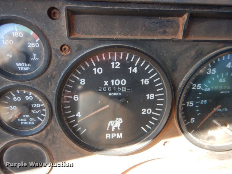 image for item GE9075 2000 Mack CH613 semi truck