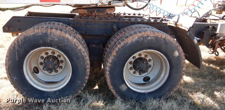 image for item GE9075 2000 Mack CH613 semi truck