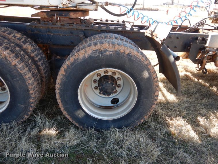 image for item GE9075 2000 Mack CH613 semi truck