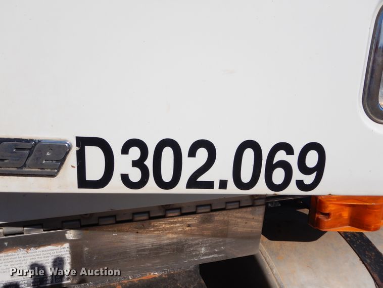 image for item GE9075 2000 Mack CH613 semi truck