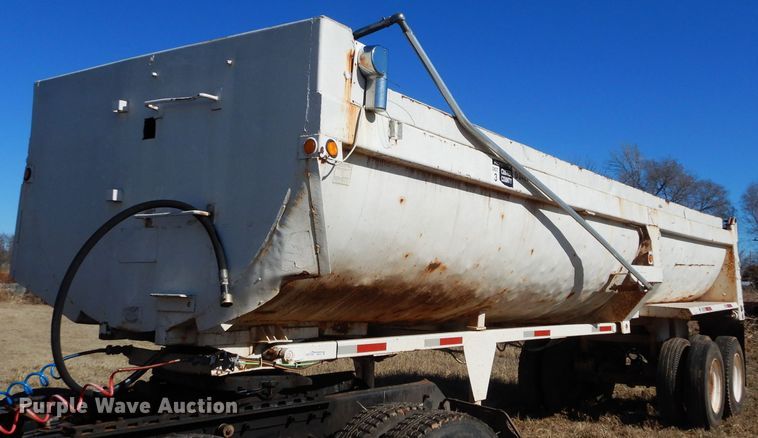 image for item GE9076 1981 Fruehauf EW end dump trailer