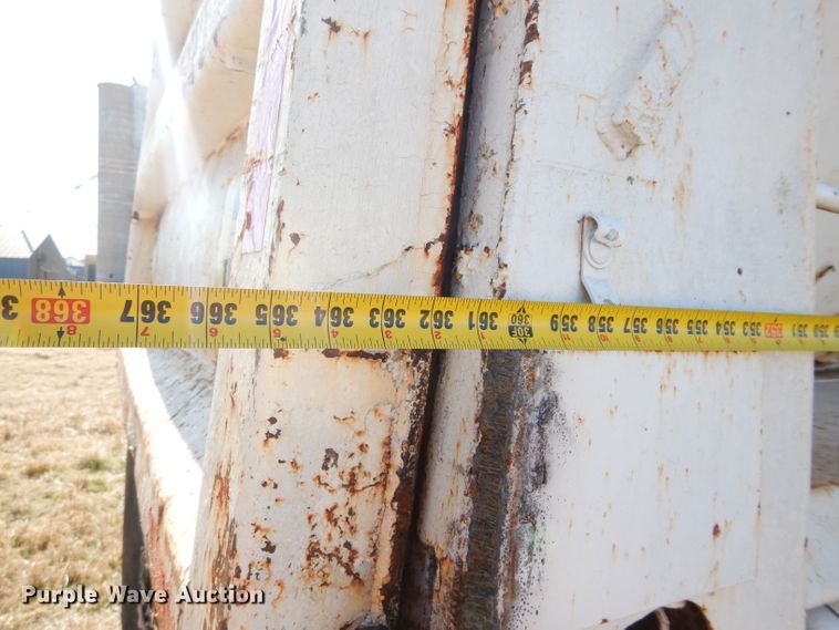 image for item GE9076 1981 Fruehauf EW end dump trailer