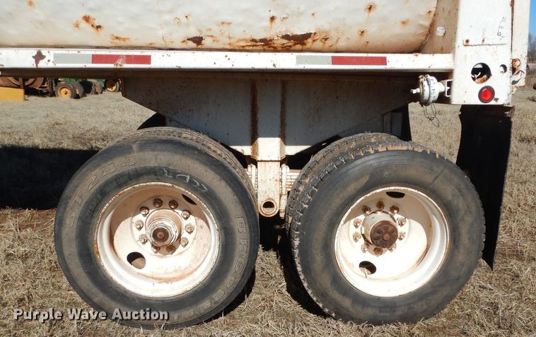 image for item GE9076 1981 Fruehauf EW end dump trailer
