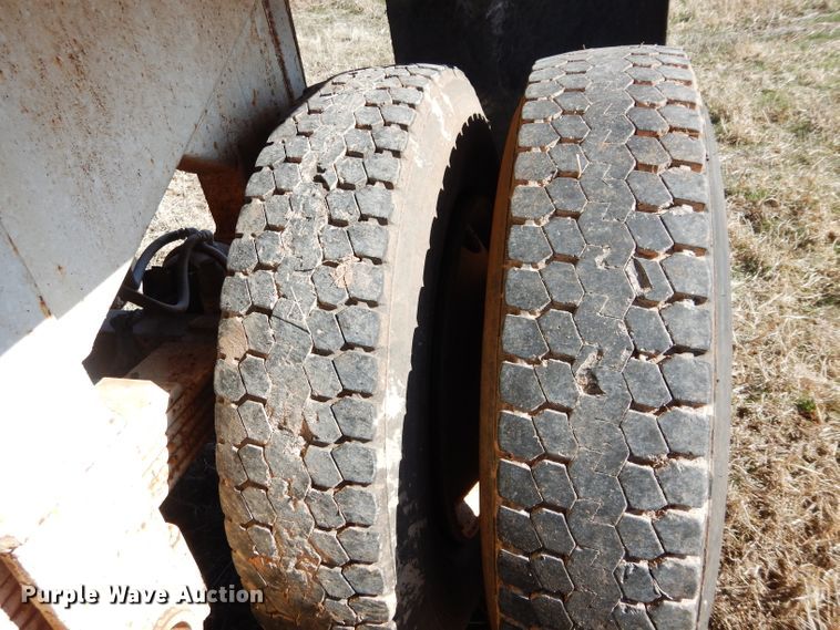 image for item GE9076 1981 Fruehauf EW end dump trailer