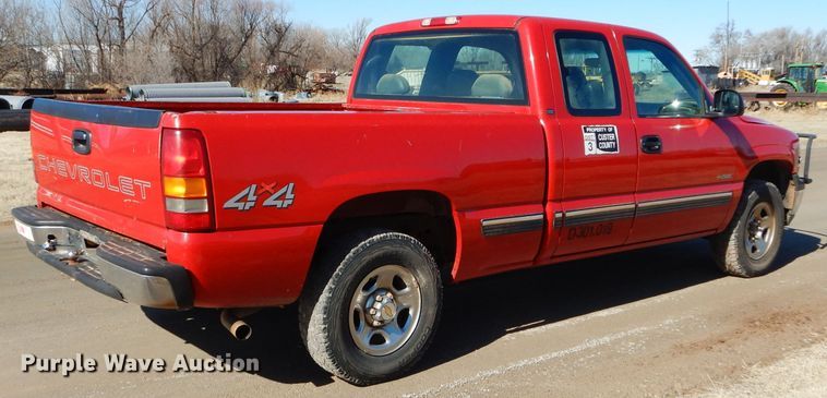 image for item GE9077 1999 Chevrolet Silverado 1500 Ext. Cab pickup truck