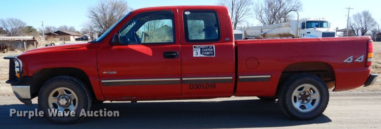 image for item GE9077 1999 Chevrolet Silverado 1500 Ext. Cab pickup truck