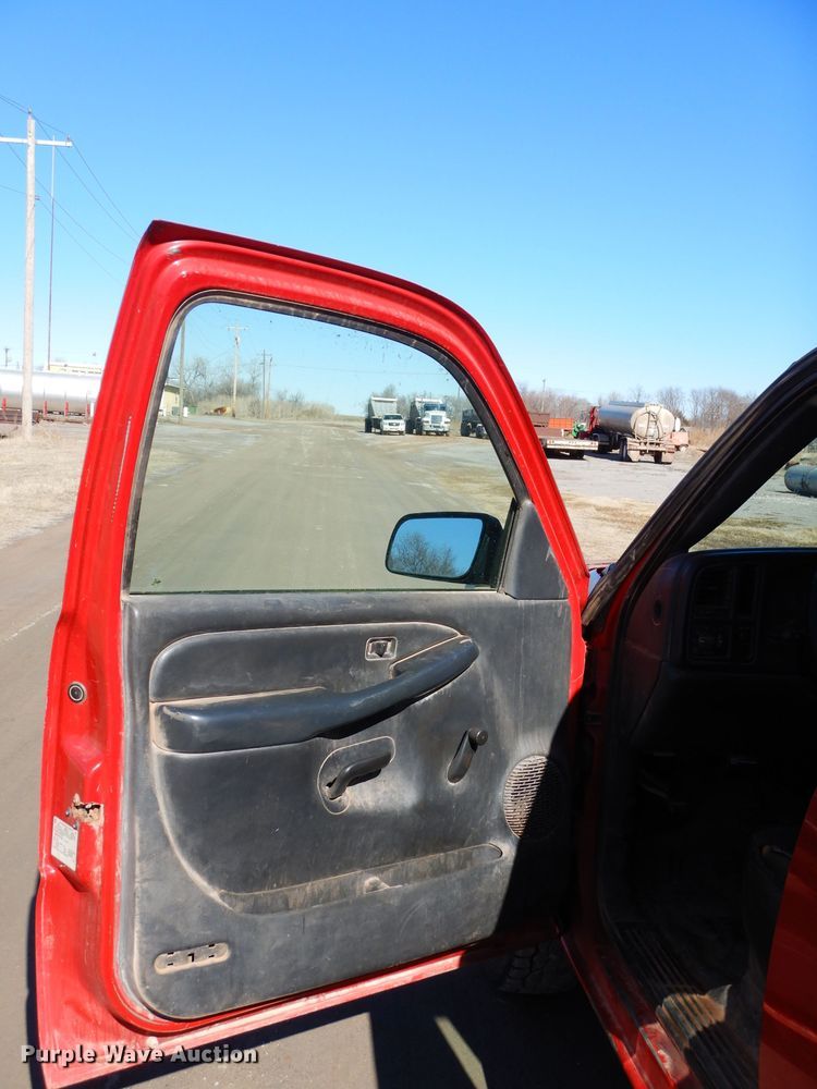 image for item GE9077 1999 Chevrolet Silverado 1500 Ext. Cab pickup truck