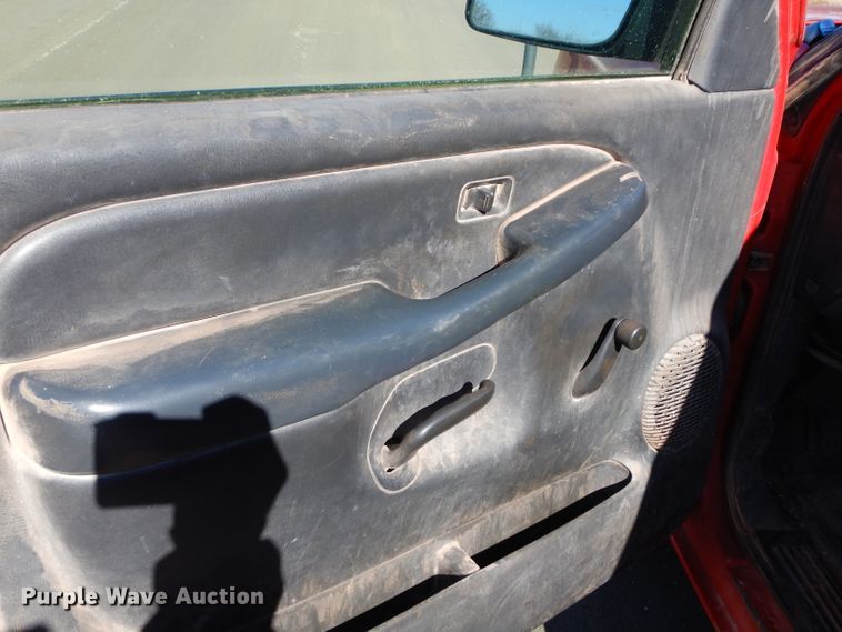 image for item GE9077 1999 Chevrolet Silverado 1500 Ext. Cab pickup truck