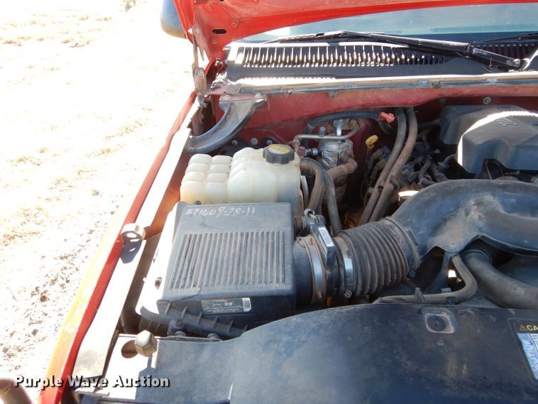 image for item GE9077 1999 Chevrolet Silverado 1500 Ext. Cab pickup truck