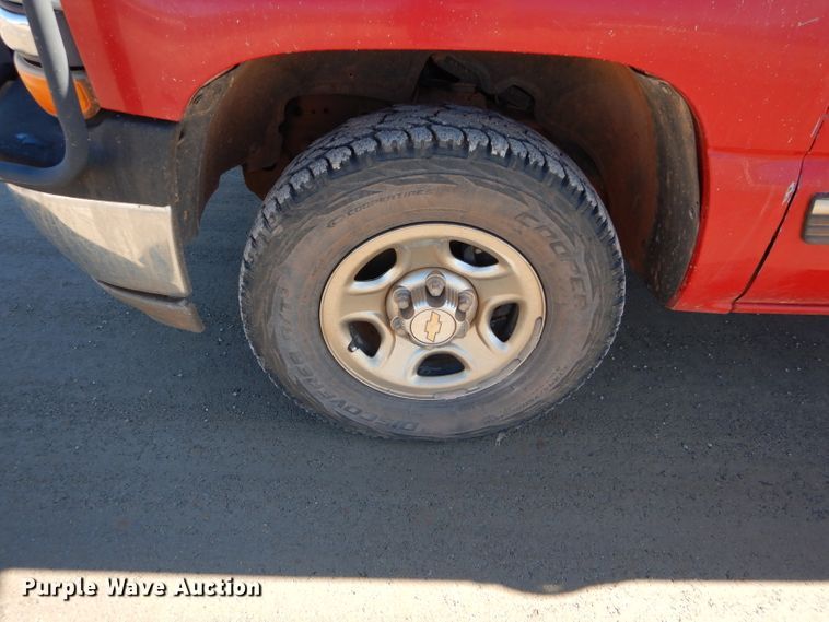 image for item GE9077 1999 Chevrolet Silverado 1500 Ext. Cab pickup truck