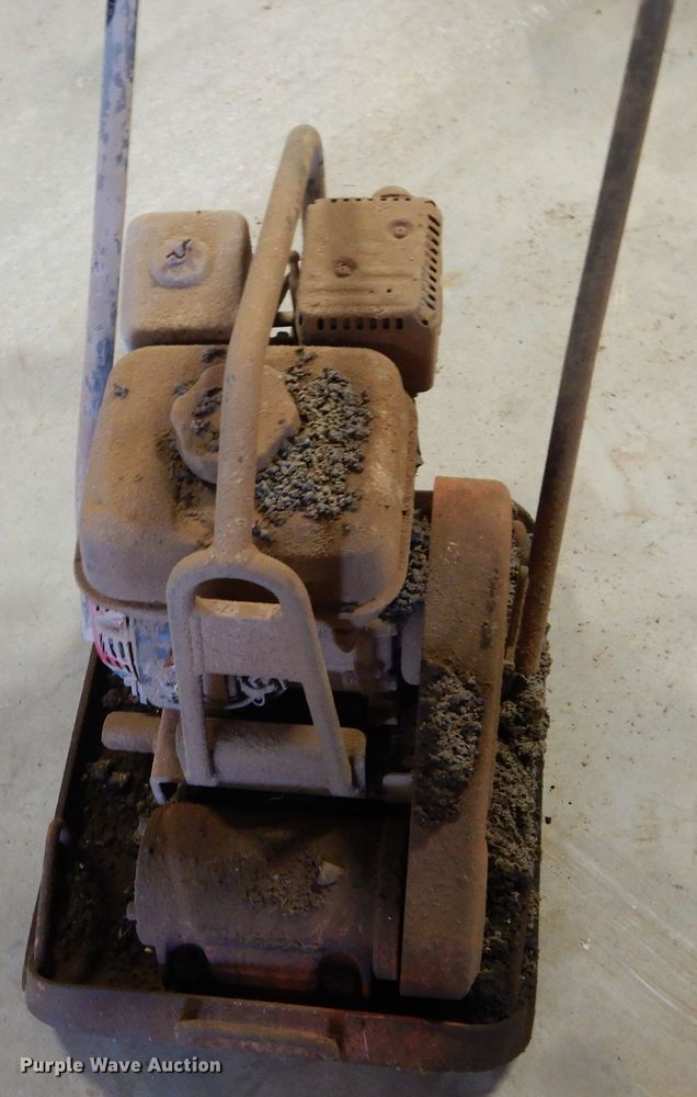 image for item GE9086 Multiquip plate compactor