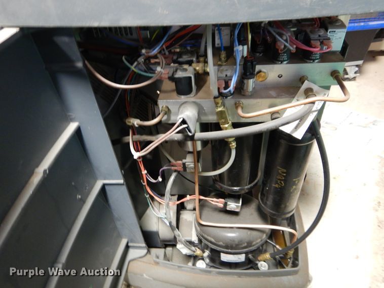 image for item GE9087 Coolant recovery machine