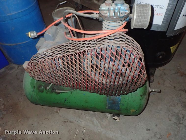 image for item GF9649 Quincy A4 air compressor