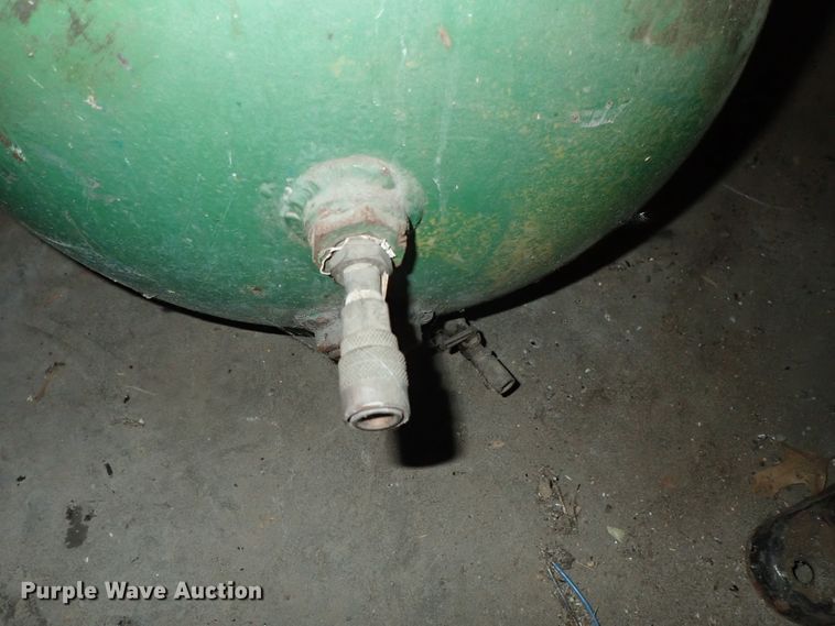 image for item GF9649 Quincy A4 air compressor