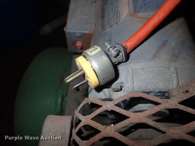 image for item GF9649 Quincy A4 air compressor