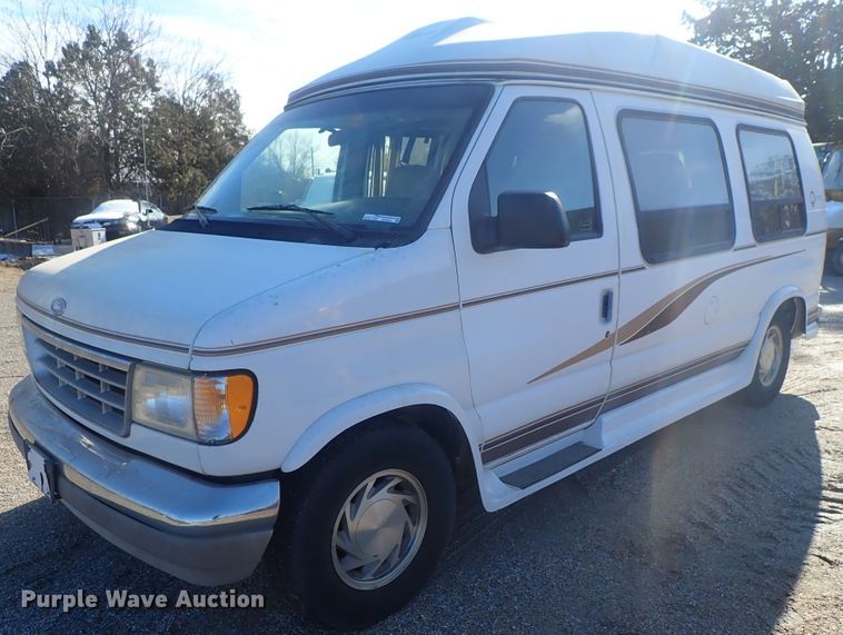 image for item GF9652 1994 Ford E150 van